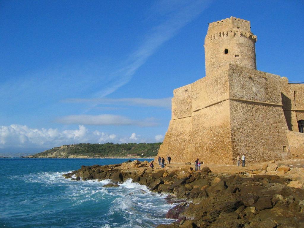 Agriturismo Torre Del Golfo Cropani Esterno foto