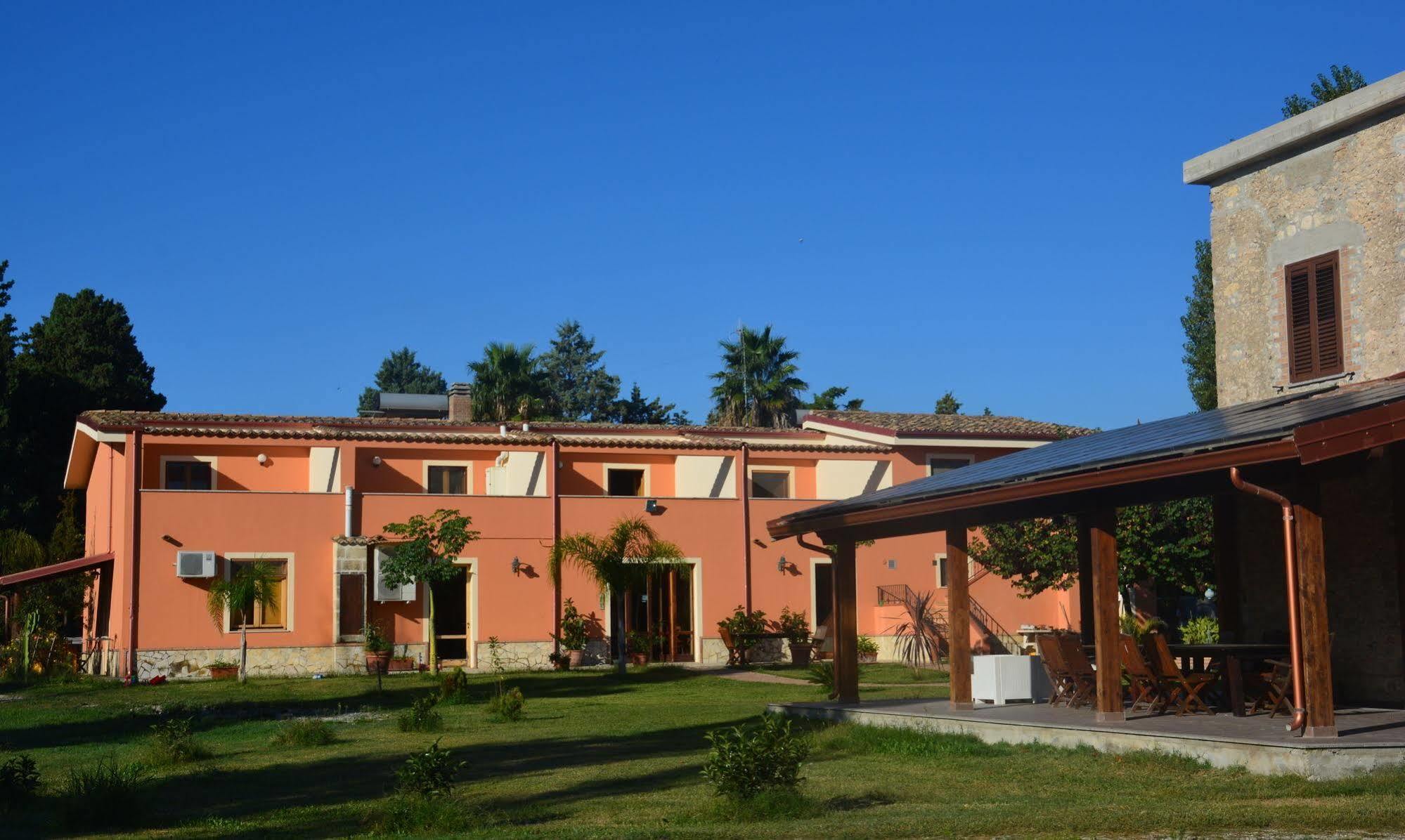 Agriturismo Torre Del Golfo Cropani Esterno foto